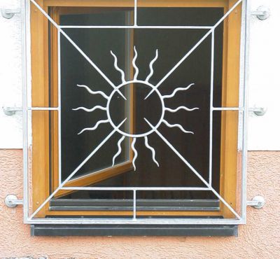 Fenstergitter mit Sonne