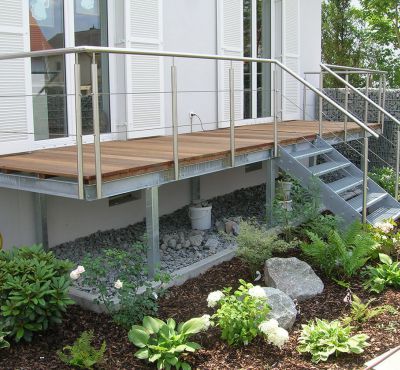 Anbaubalkon mit Treppe